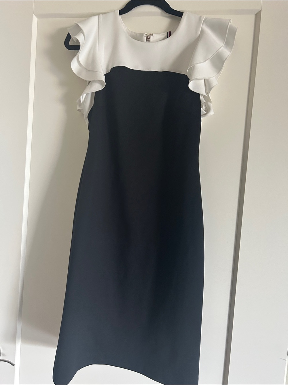 Tommy Hilfiger Elegant Black and White Ruffle Sleeve Dress - Picture 2 of 5